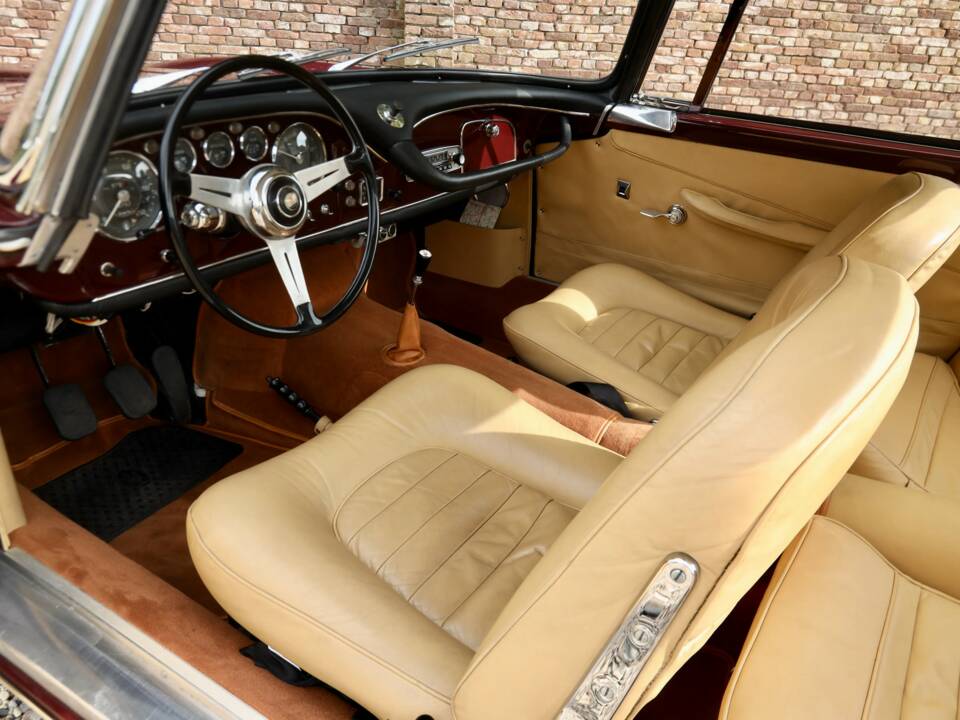 Image 13/50 de Maserati 3500 GT Touring (1961)