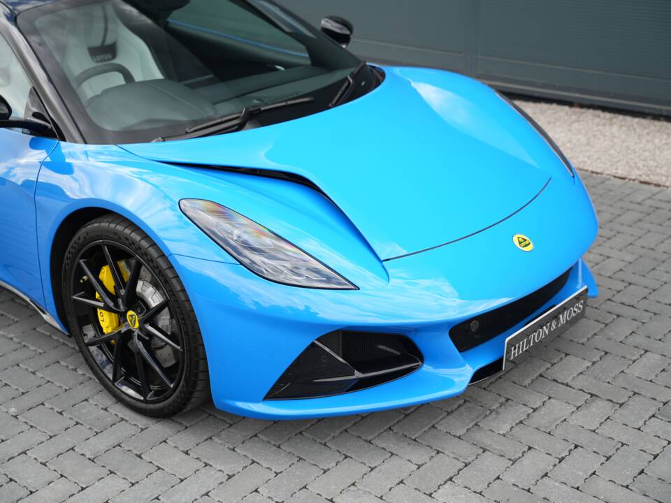 Image 27/50 of Lotus Emira "First Edition" (2022)