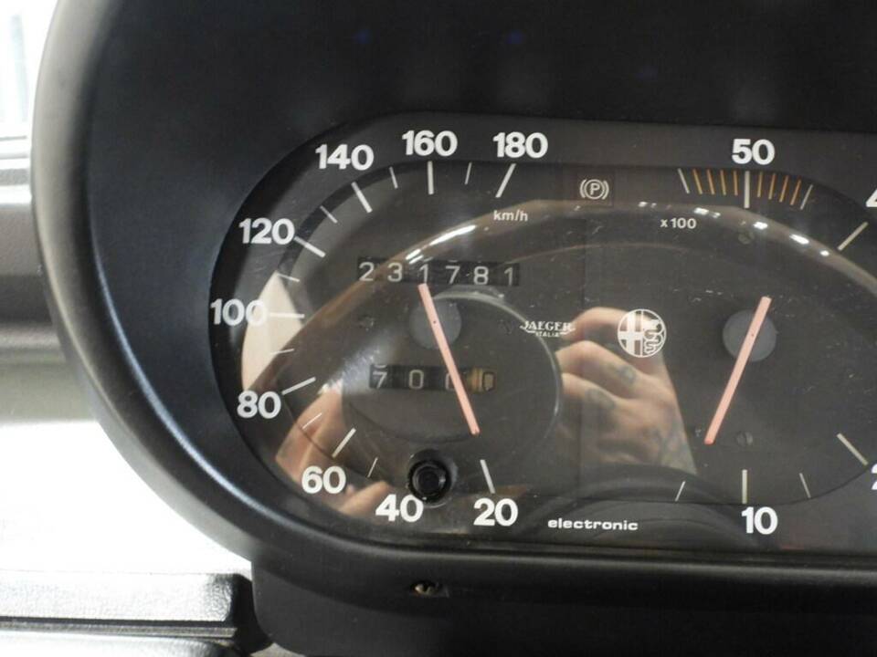 Image 5/10 of Alfa Romeo Giulietta 2.0 Turbodiesel (1985)
