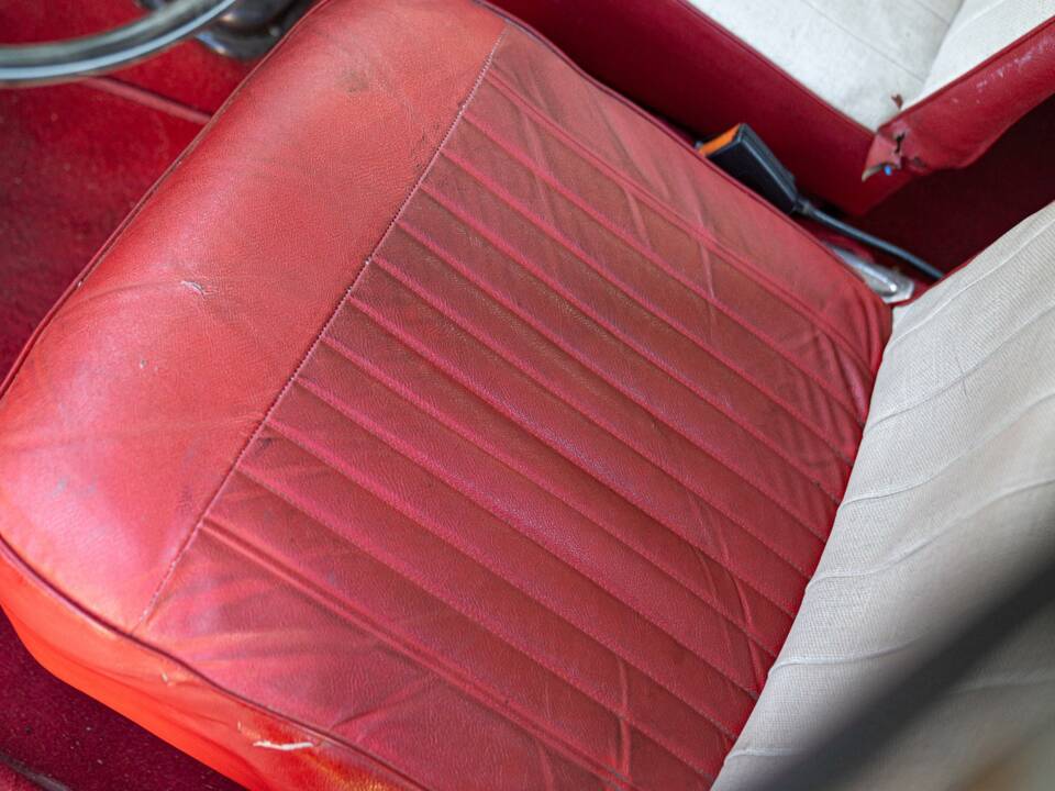 Image 37/50 of Morris Minor 1000 (1958)