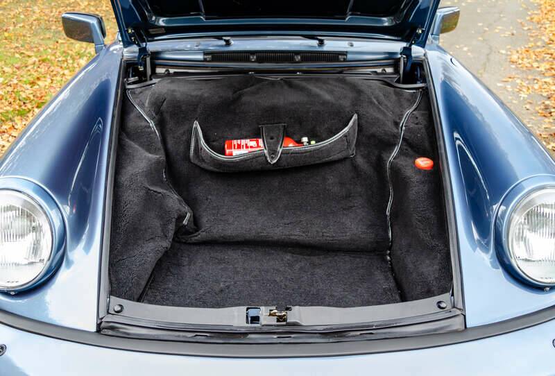 Bild 9/16 von Porsche 911 Carrera 4 (1990)