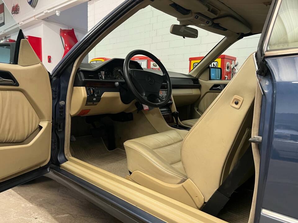 Bild 7/19 von Mercedes-Benz 320 CE (1992)