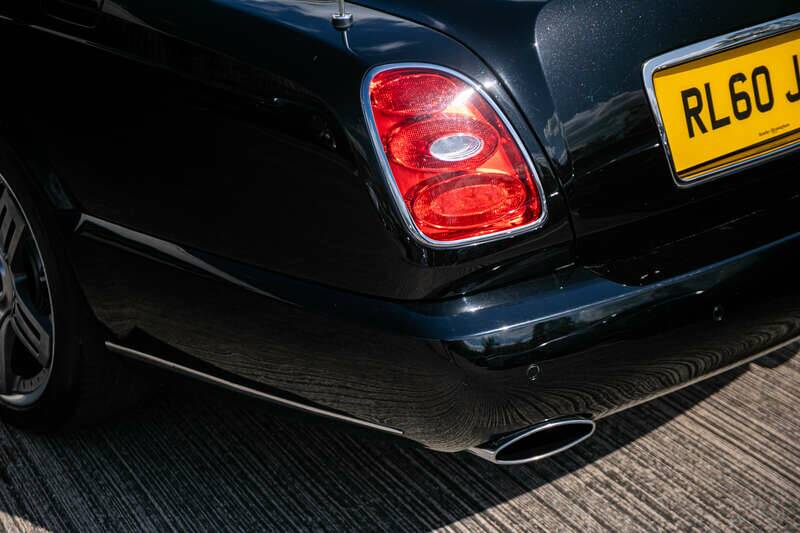 Image 25/29 de Bentley Azure T (2010)