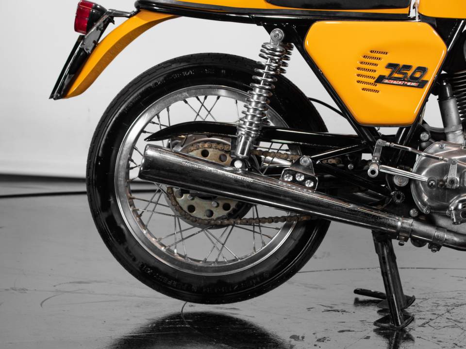 Immagine 28/50 di Ducati DUMMY (1974)