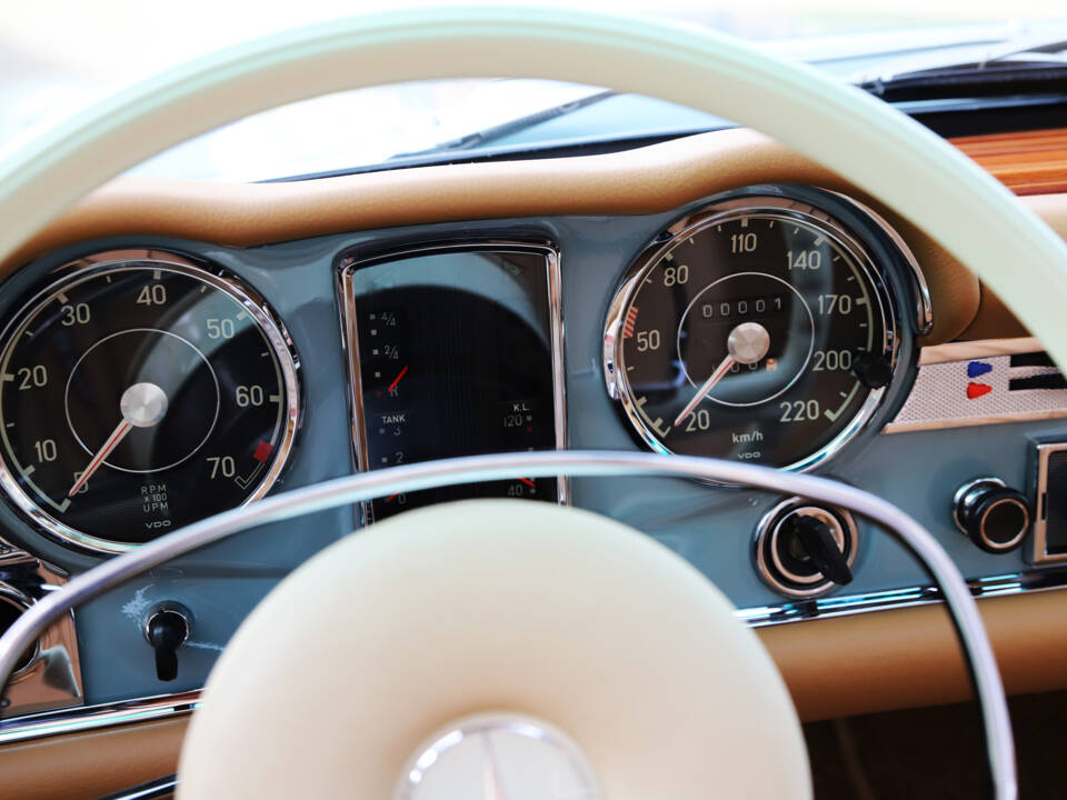 Afbeelding 39/40 van Mercedes-Benz 280 SL (1970)