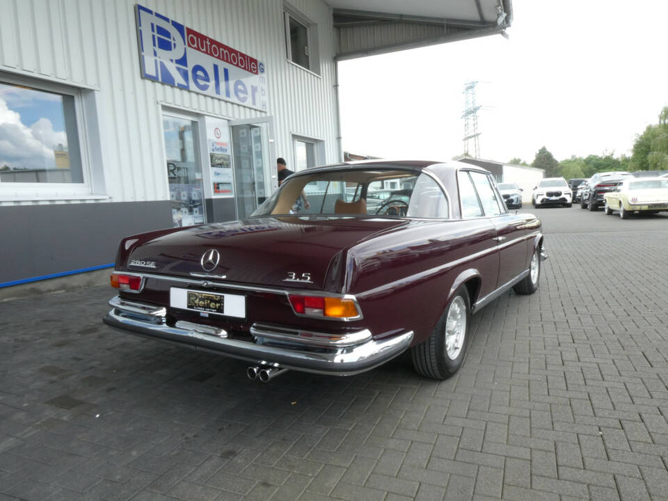 Image 4/22 de Mercedes-Benz 280 SE 3,5 (1971)