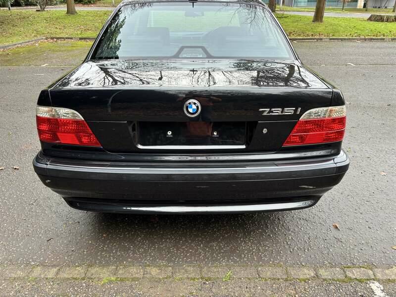 Image 30/50 de BMW 735i (2001)