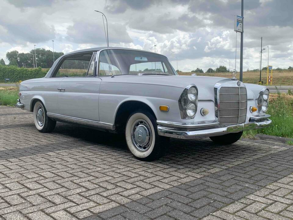 Afbeelding 3/8 van Mercedes-Benz 220 SE b (1963)