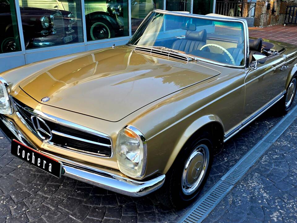 Image 2/21 of Mercedes-Benz 280 SL (1971)