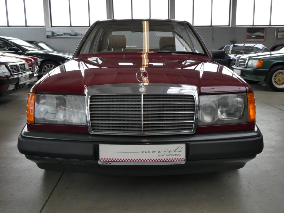 Image 33/42 of Mercedes-Benz 200 D (1987)