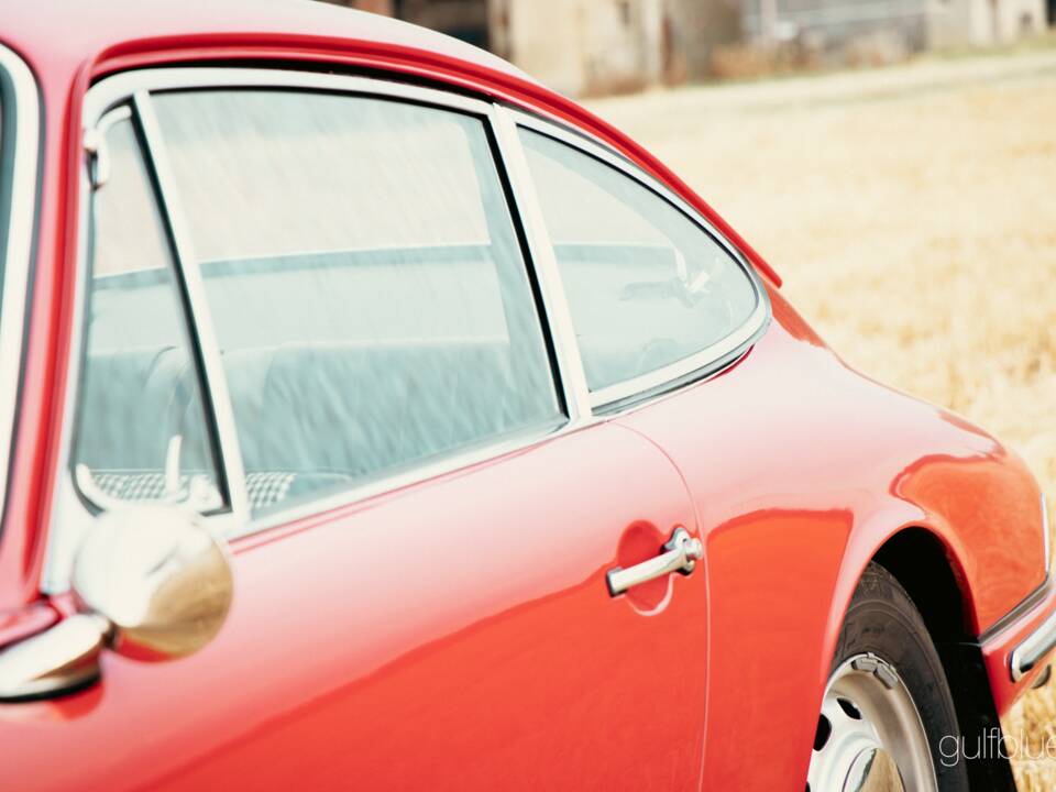 Image 18/59 of Porsche 911 2.0 (1966)