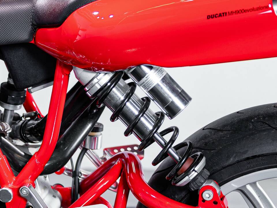 Bild 23/46 von Ducati DUMMY (2002)