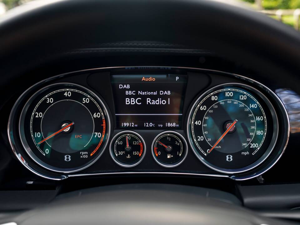 Image 14/27 of Bentley Continental GT V8 S (2014)