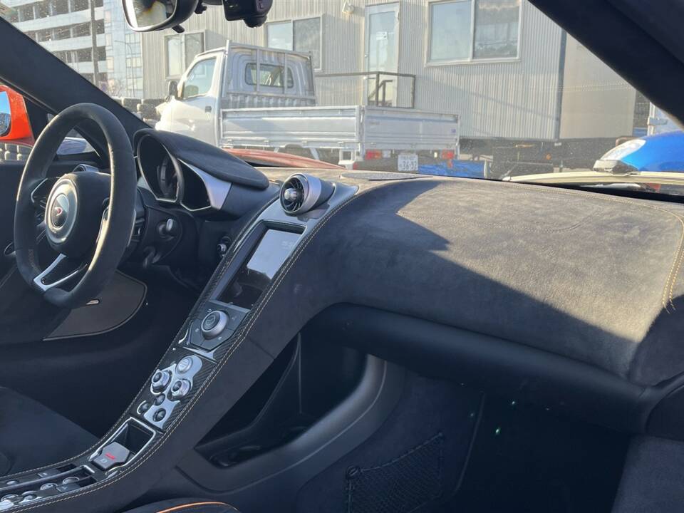 Bild 29/48 von McLaren 650S Spider (2014)