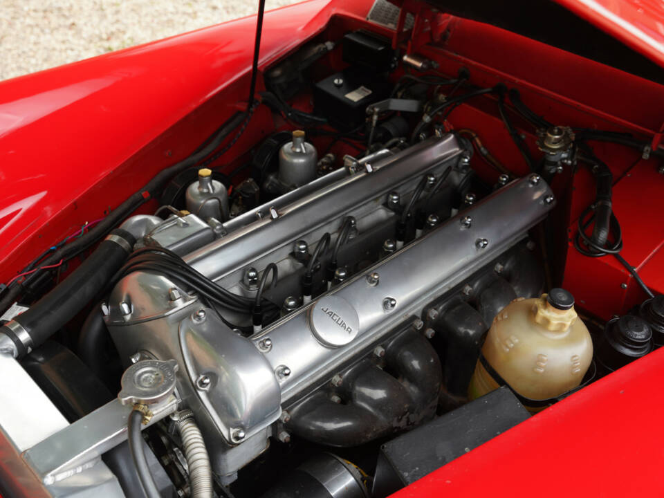 Image 4/50 of Jaguar XK 150 DHC (1960)