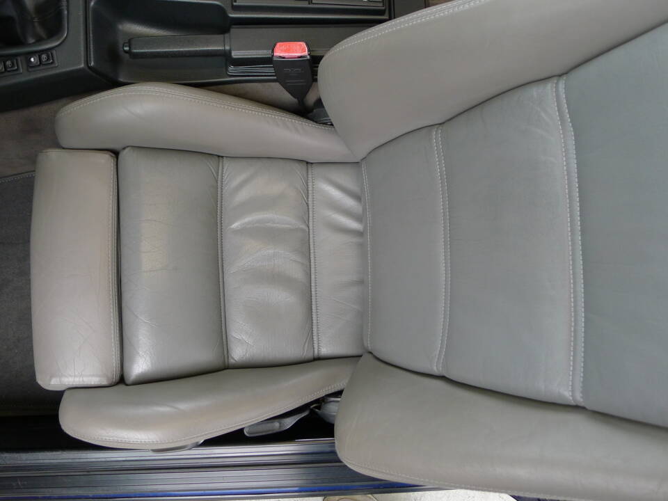 Image 36/37 of BMW 325i (1991)
