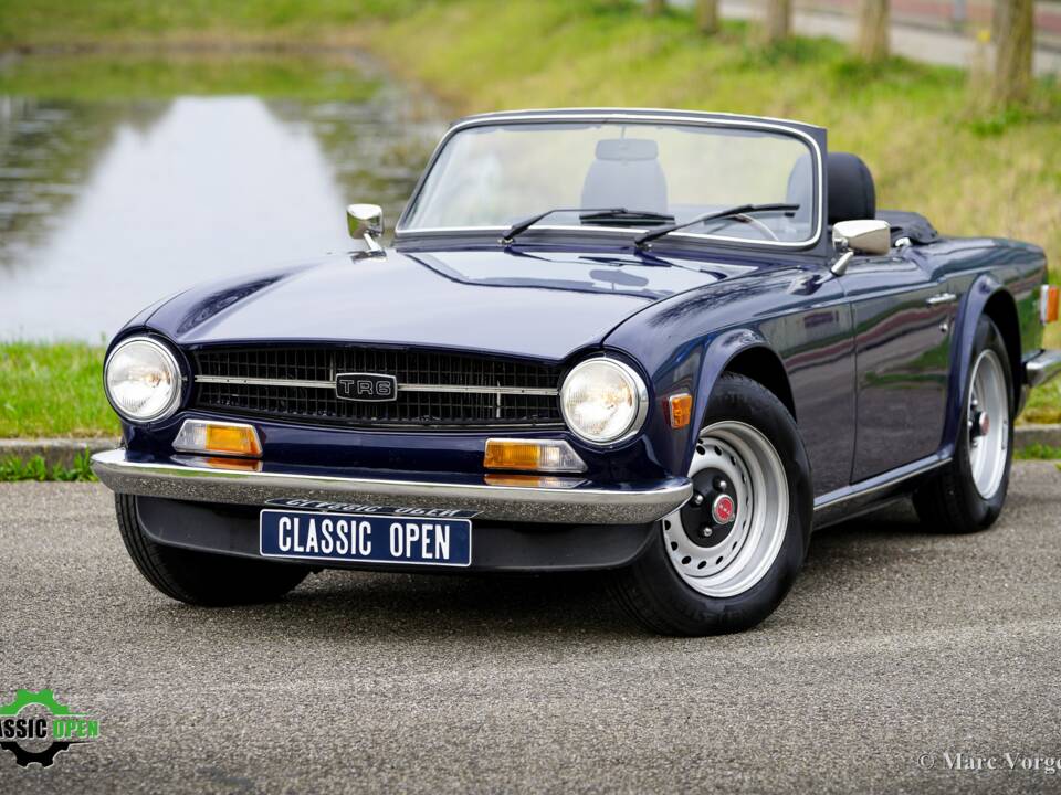 Image 11/42 of Triumph TR 6 PI (1972)