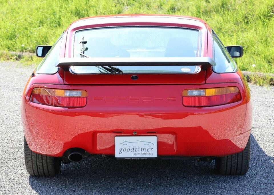 Afbeelding 4/35 van Porsche 928 S4 (1989)