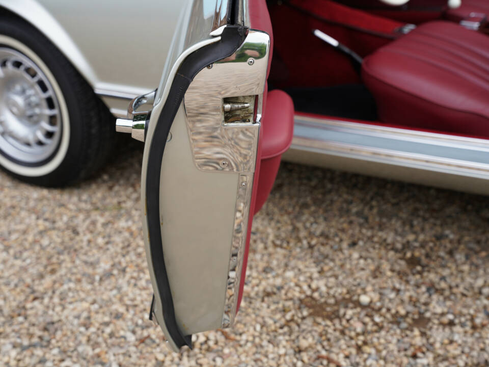 Image 36/50 of Mercedes-Benz 280 SL (1969)
