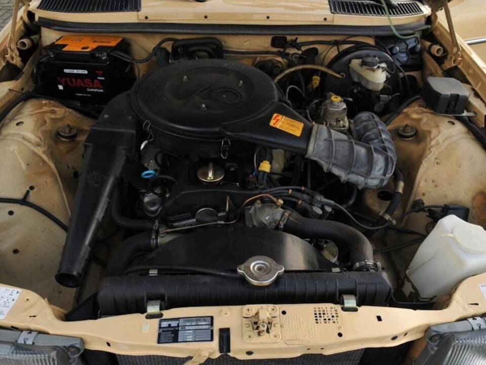 Afbeelding 10/15 van Mercedes-Benz 200 (1983)
