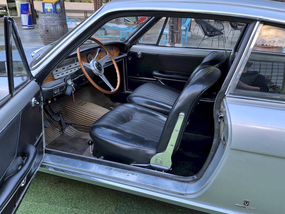 Image 22/54 de FIAT 1300 Vignale (1965)