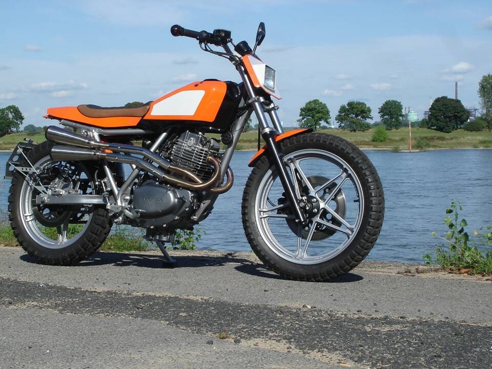 Bild 27/32 von Honda DUMMY (1983)
