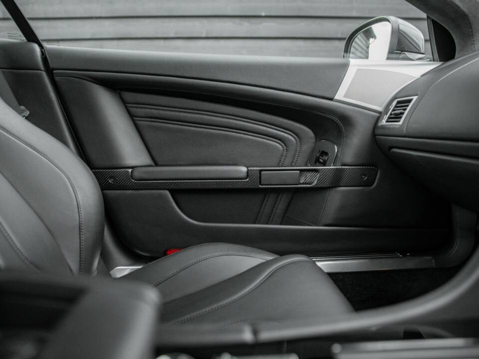 Image 47/50 of Aston Martin DBS (2011)