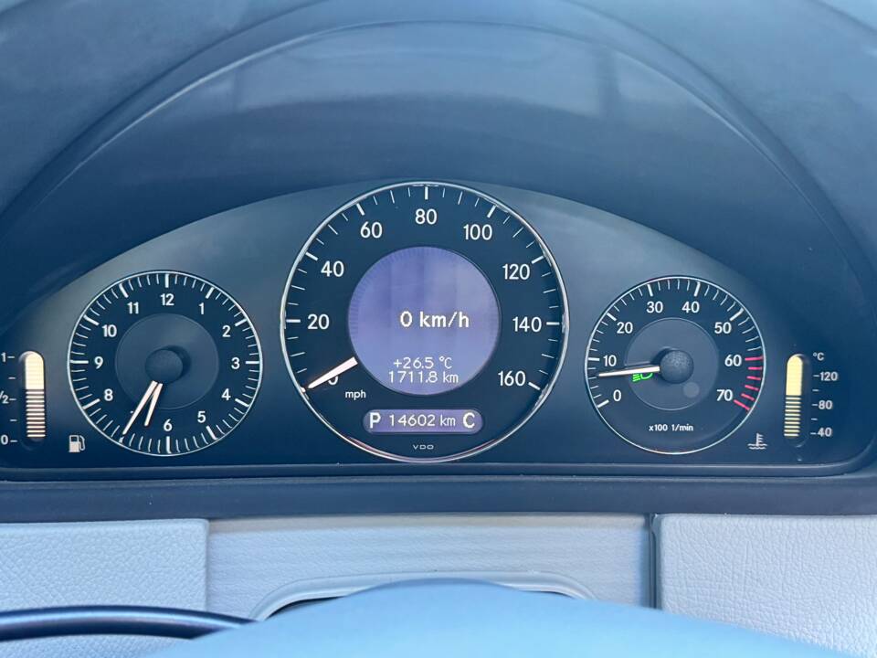 Immagine 15/17 di Mercedes-Benz CLK 500 (2005)