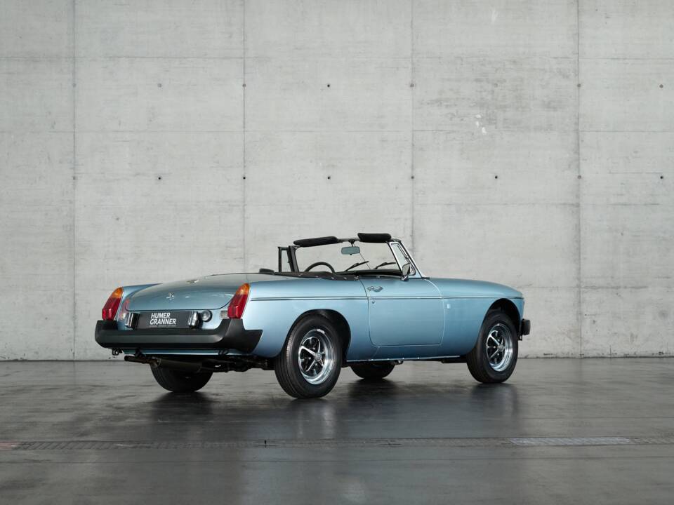 Image 21/50 of MG MGB (1976)