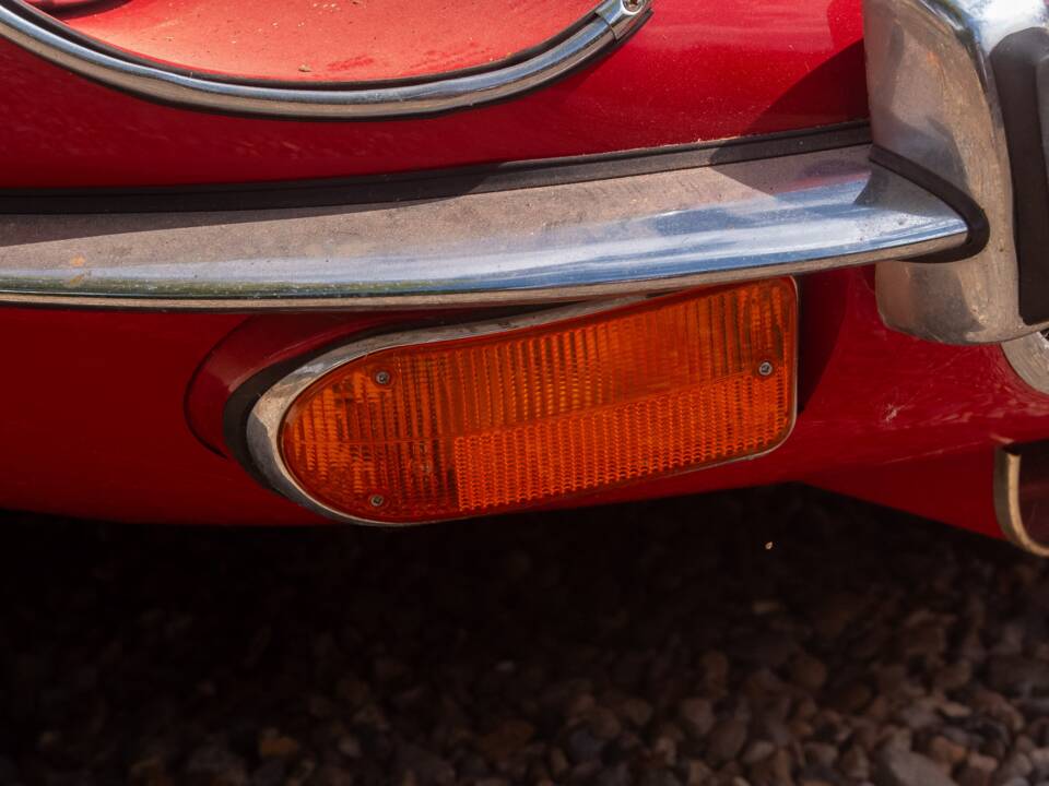 Image 30/50 de Jaguar Type E V12 (2+2) (1973)