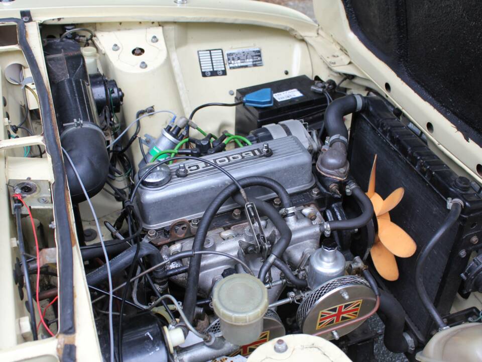 Image 14/17 of Triumph 1500 (1974)