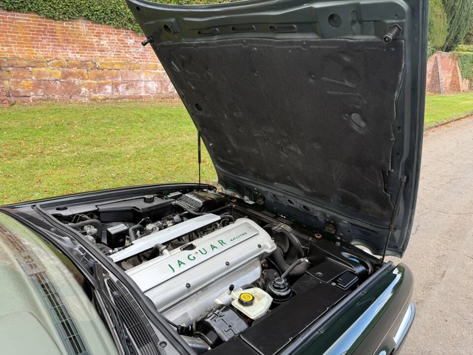 Image 25/31 of Jaguar XJ 6 4.0 Sovereign (1996)