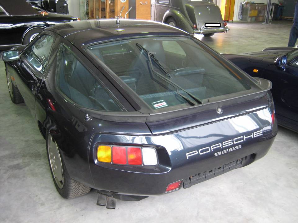 Image 5/11 of Porsche 928 S (1983)