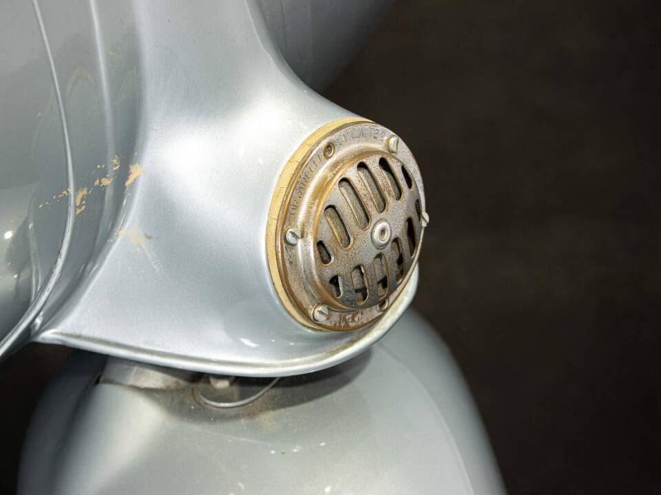 Image 35/45 de Piaggio Vespa 150 (1958)