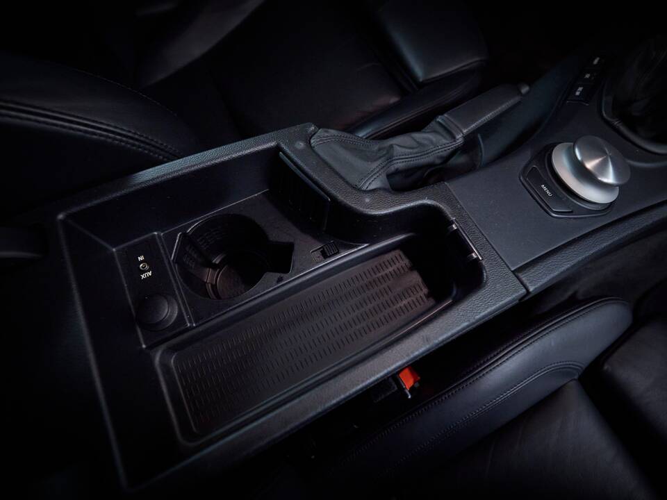 Image 81/100 of BMW M3 (2006)