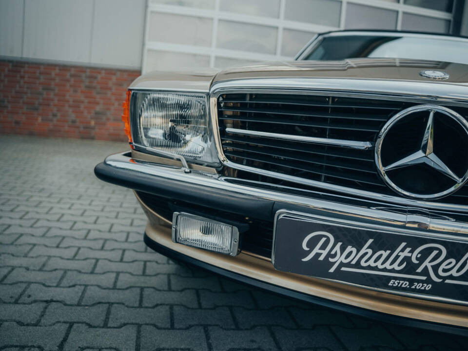 Image 10/99 of Mercedes-Benz 300 SL (1985)