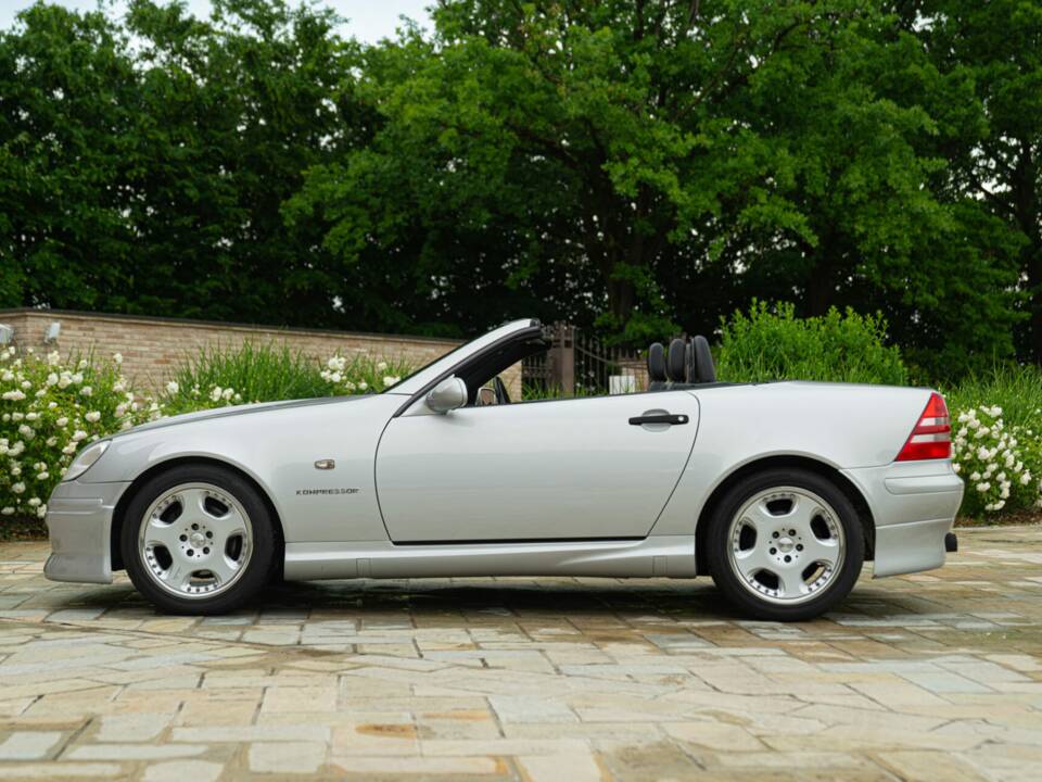 Obraz 8/50 pojazdu Mercedes-Benz SLK 230 Kompressor (1997)
