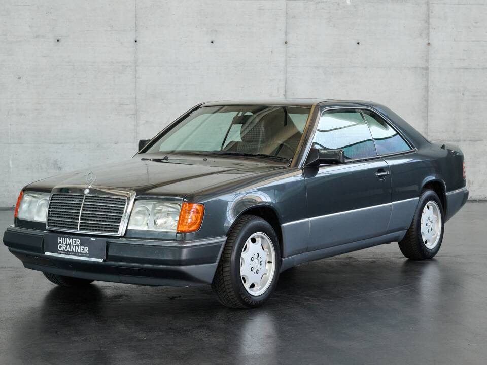 Bild 2/50 von Mercedes-Benz 300 CE (1991)