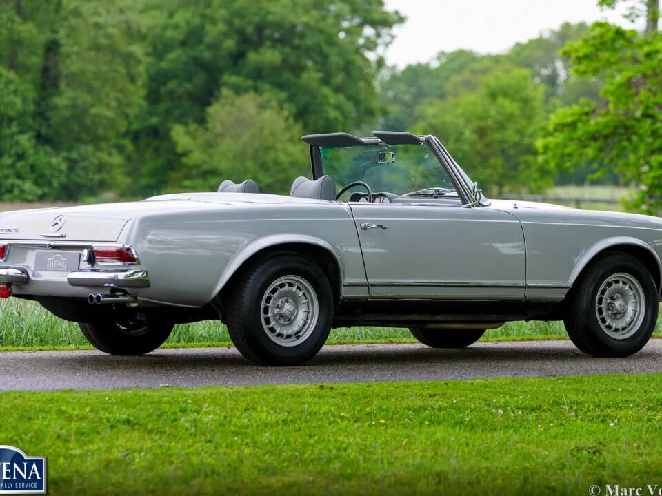 Image 17/49 of Mercedes-Benz 230 SL (1964)