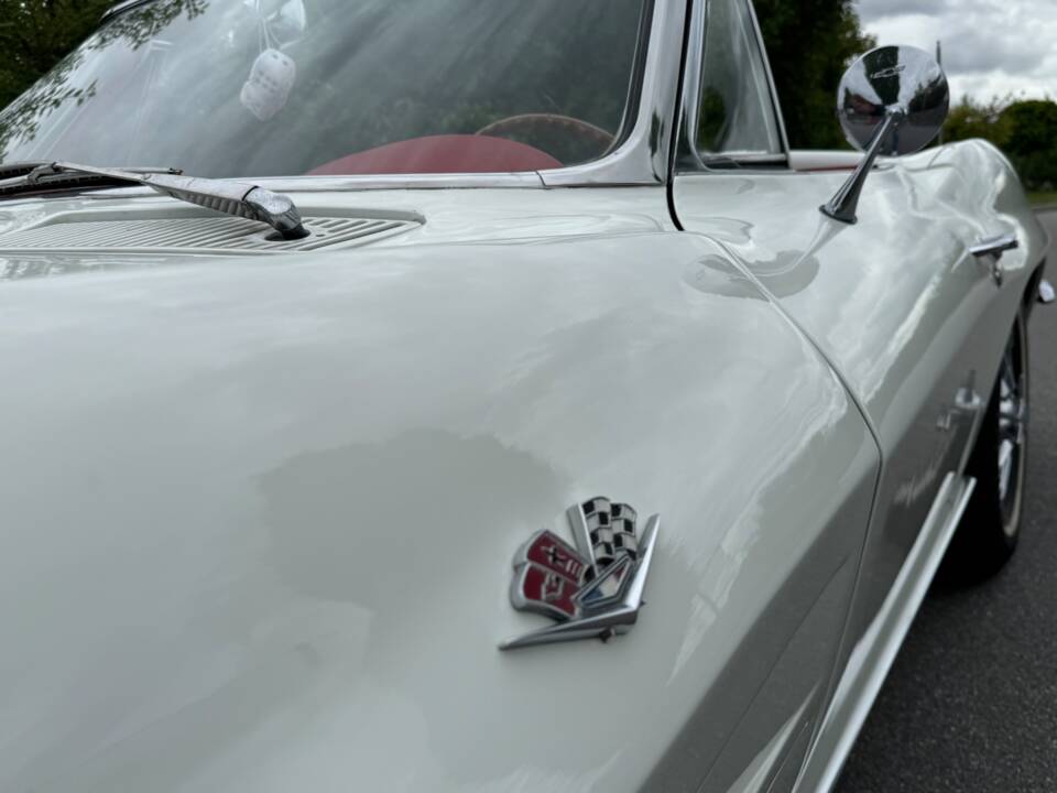 Image 21/52 of Chevrolet Corvette Sting Ray Convertible (1963)