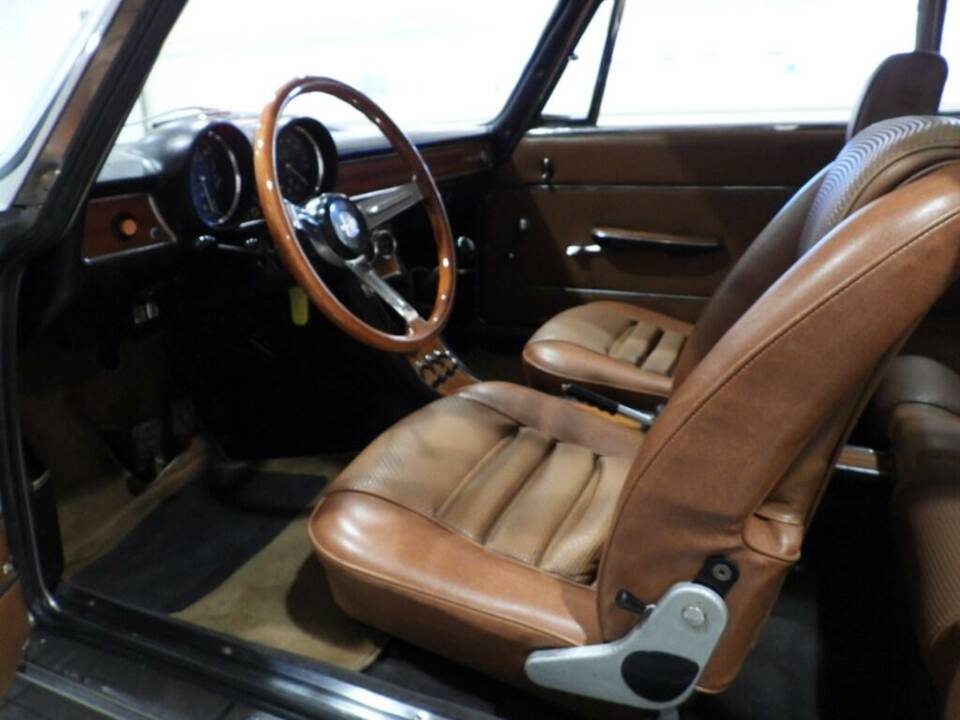 Imagen 3/10 de Alfa Romeo 1750 GT Veloce (1969)