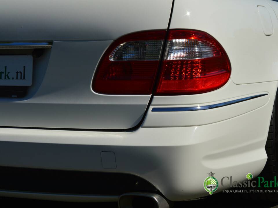 Image 48/50 of Mercedes-Benz E 500 T (2004)