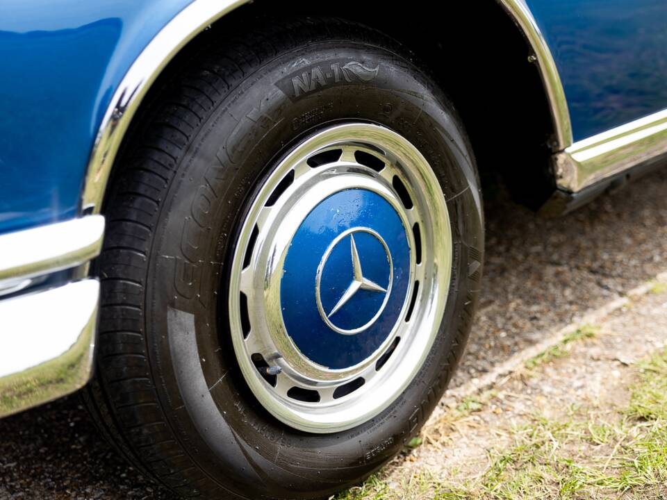 Bild 20/50 von Mercedes-Benz 300 SE (1965)