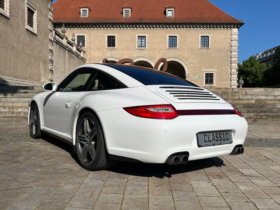 Afbeelding 15/57 van Porsche 911 Targa 4S (2010)