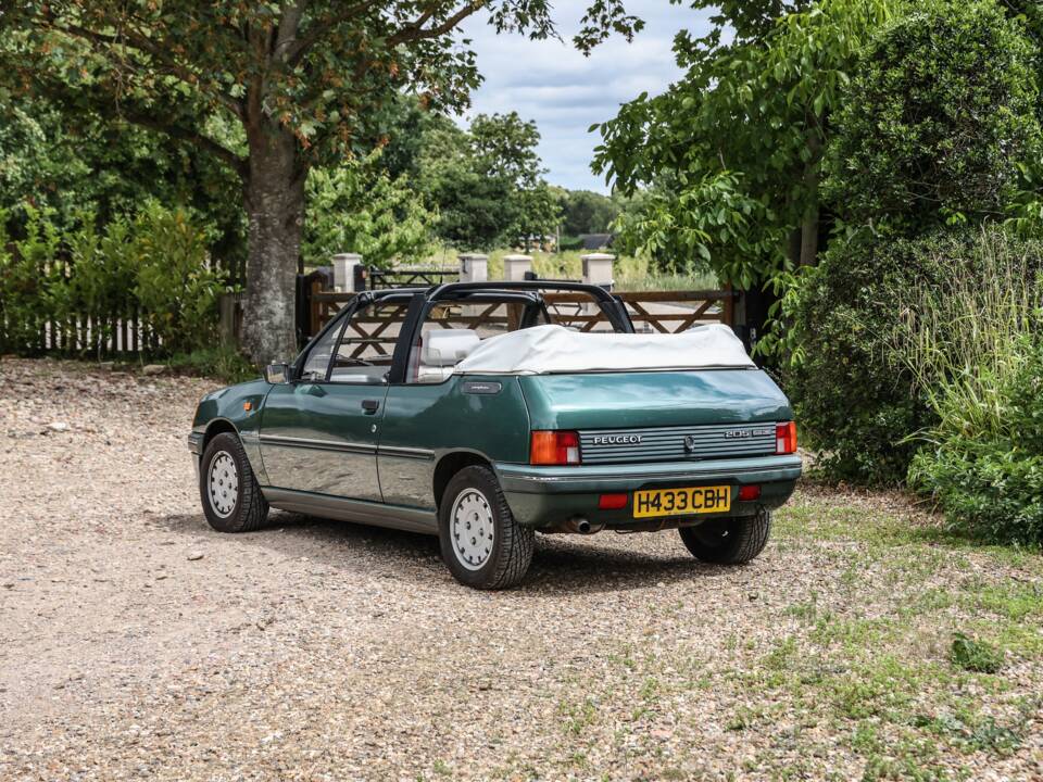 Image 15/31 of Peugeot 205 Roland Garros (1990)