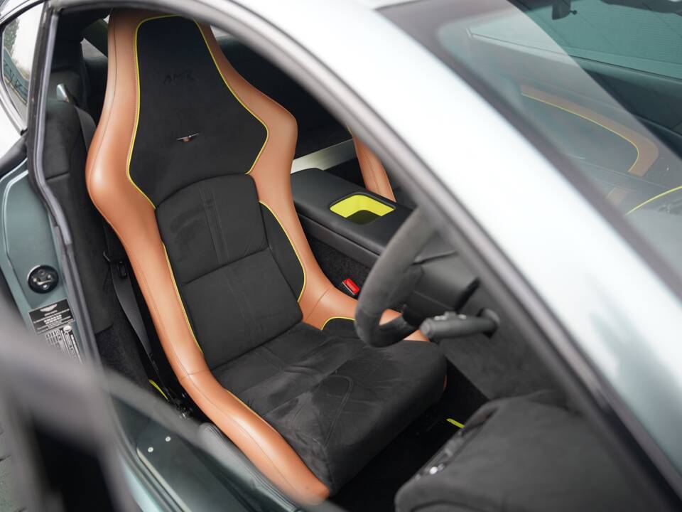 Bild 13/50 von Aston Martin V12 Vantage AMR (2017)