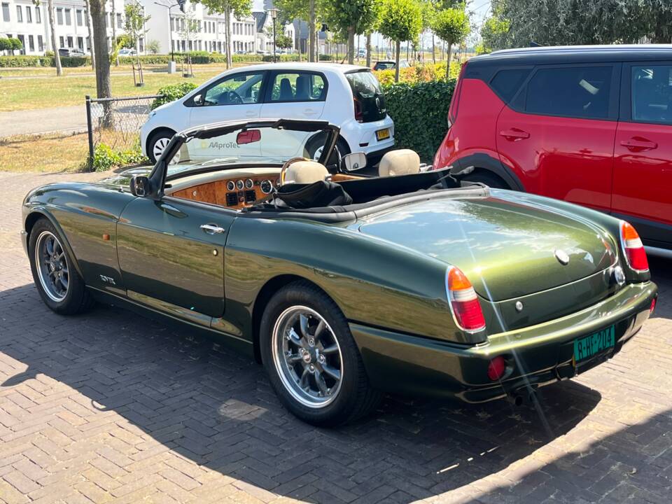 Bild 41/41 von MG RV8 (1994)