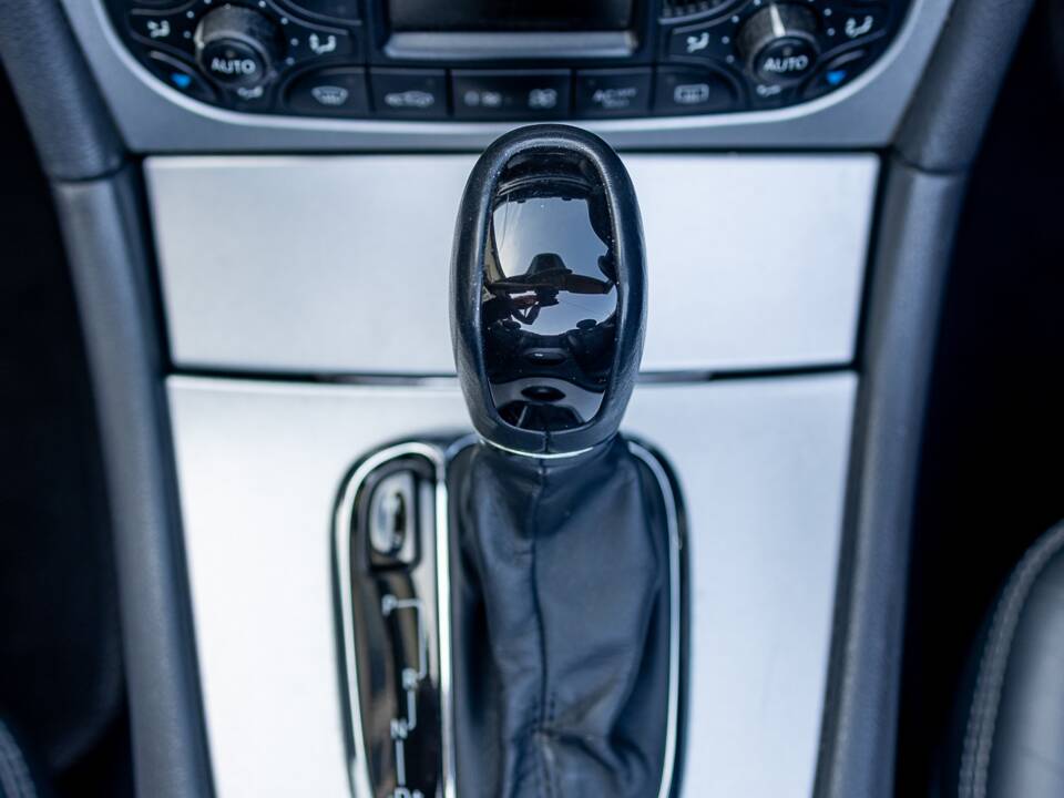 Image 31/50 of Mercedes-Benz CLK 55 AMG (2003)