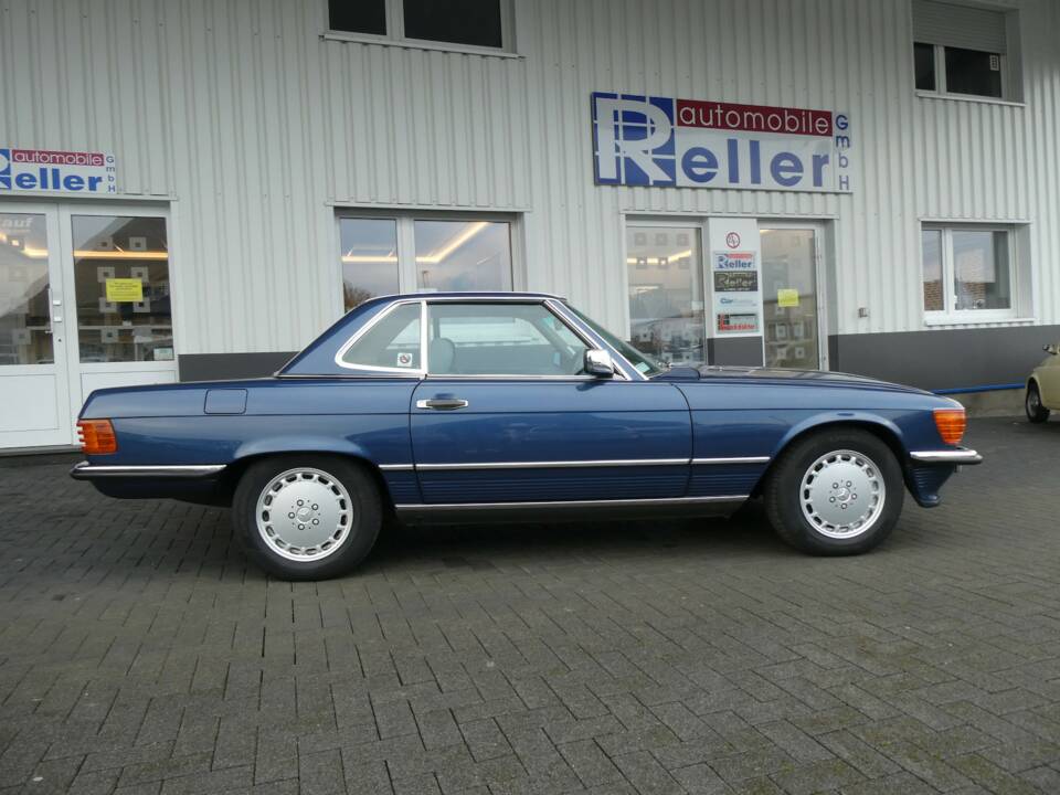 Bild 7/23 von Mercedes-Benz 560 SL (1989)