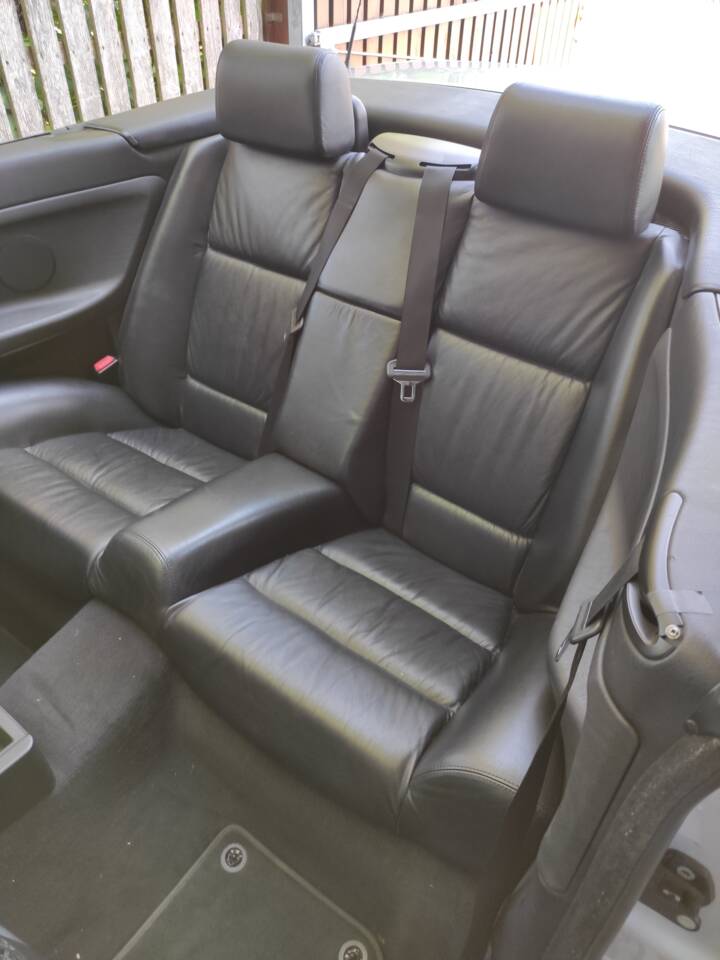 Bild 17/18 von BMW 320i (1998)